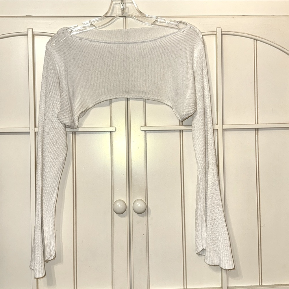 White Knit Long Sleeve Shrug sz S/M ☀️💕😎